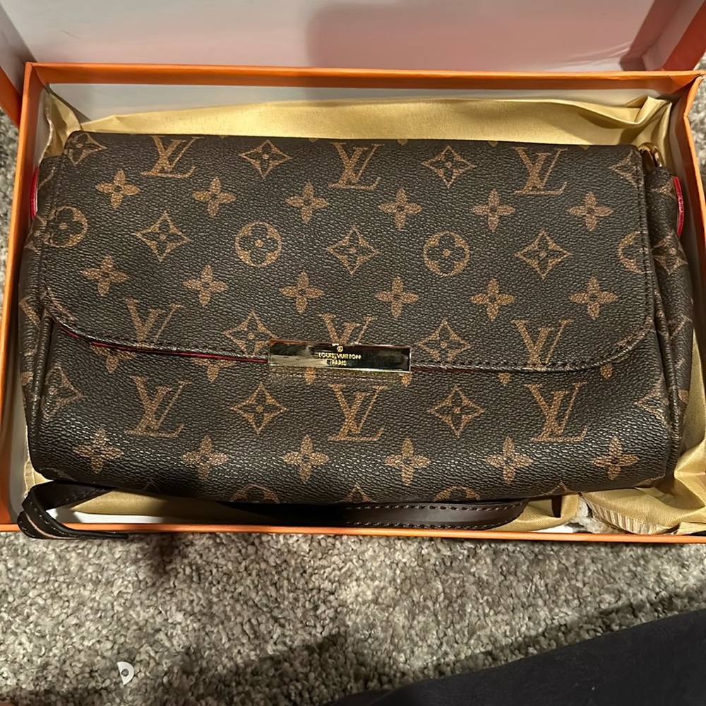Louis Vuitton cross body purse
